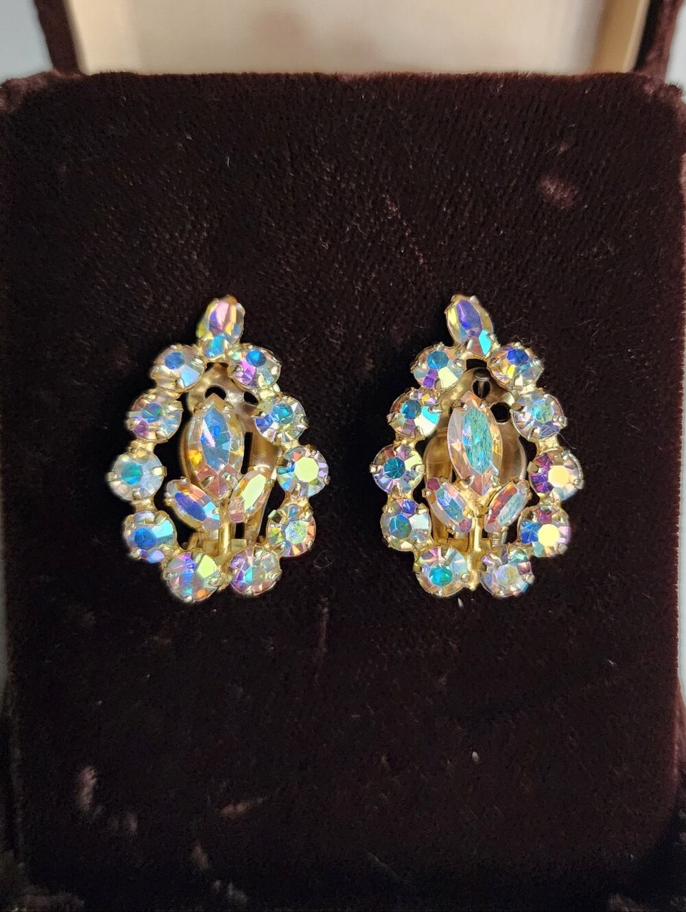 Vtg signed SHERMAN Aurora Borealis Rhinestone Clip On Earrings Teardrop Cluster